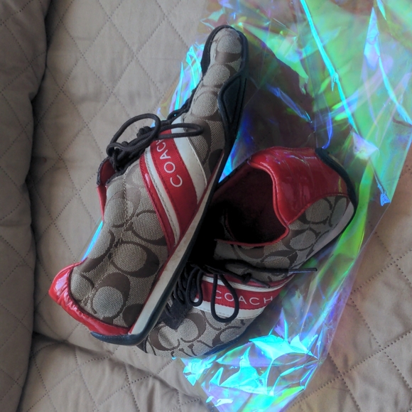 Shoes - Picture 2 of 8